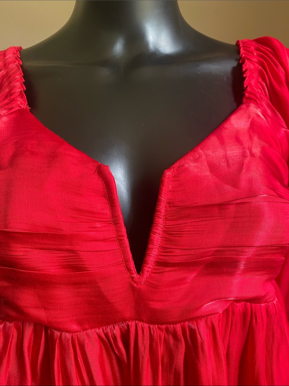 entro Red Peasant Blouse with Smocked Shoulders - Picture 9 of 11